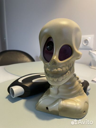 Интерактивная игрушка с пистолетом