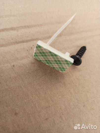 Клипса для компьютерных проводов