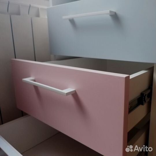 Детский письменный стол