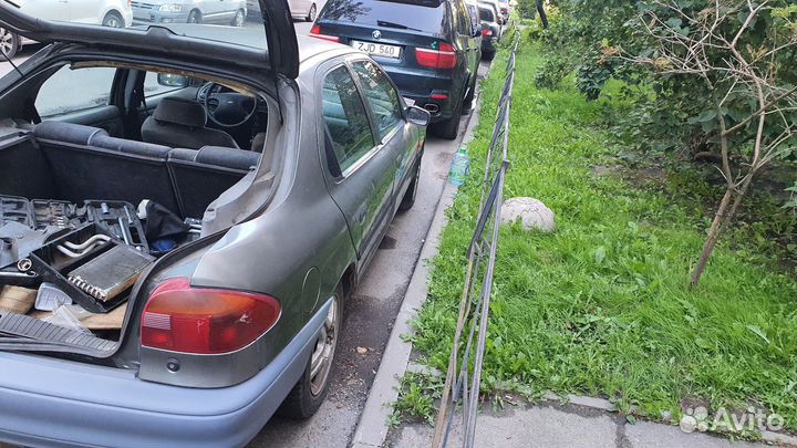 Ford Mondeo 2.0 МТ, 1993, битый, 328 674 км