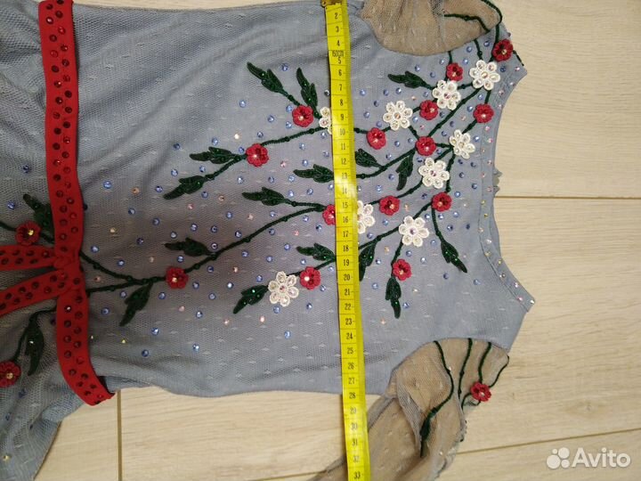 Платье для выступлений по фигурному катанию