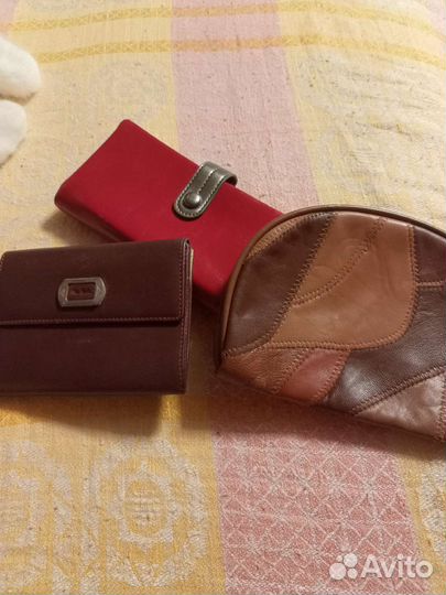 Женские кожаные кошельки