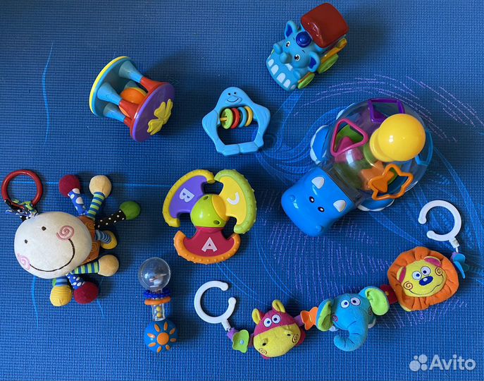 Игрушки для малышей пакетом