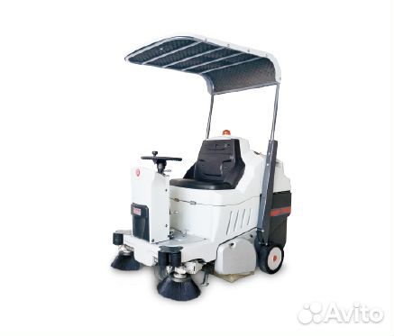 Подметальная машина с местом оператора Bennett