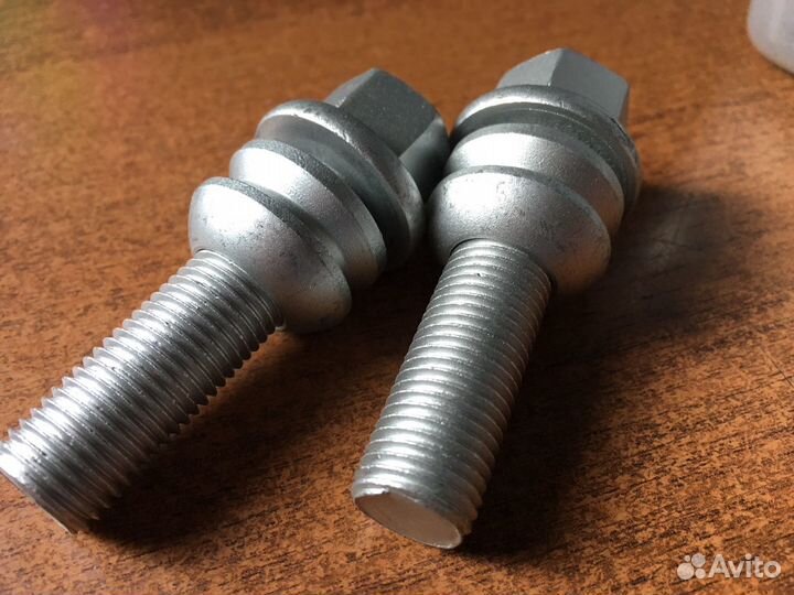 Болт колесный VAG. Tuareg. Q7. Cayenne