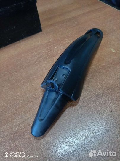 Крыло переднее