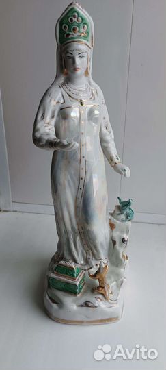 Статуэтка хозяйка медной горы дулево