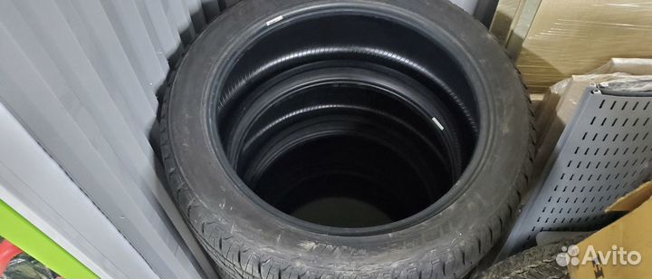 Bridgestone Dueler H/L 285/45 R22