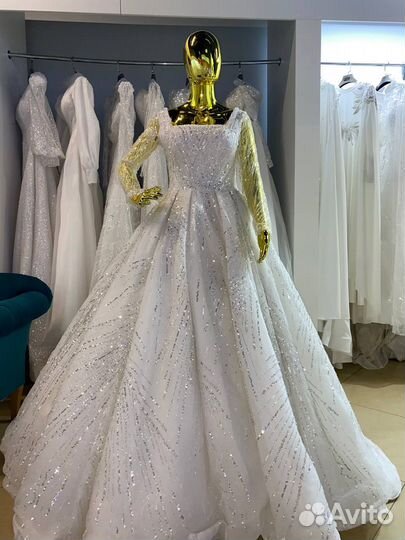 1. Свадебное платье р-р 42-48