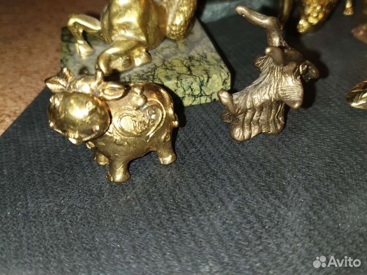 Фигуры бронза