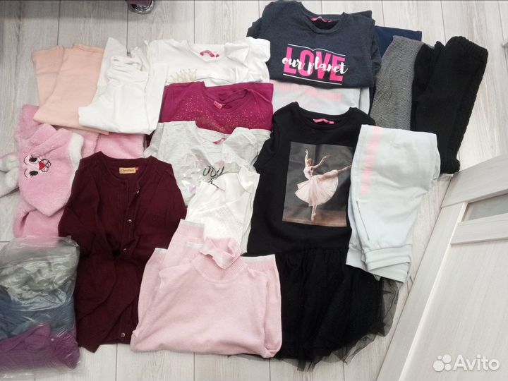 Одежда для девочки пакетом 134-140-146