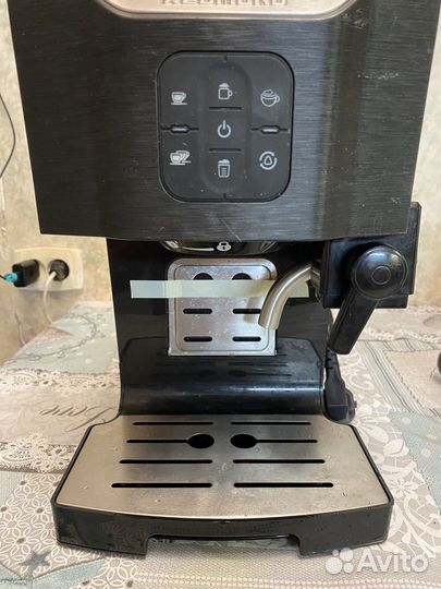 Кофеварка рожковая redmond RCM-1512