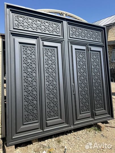 Кованные ворота и калитка