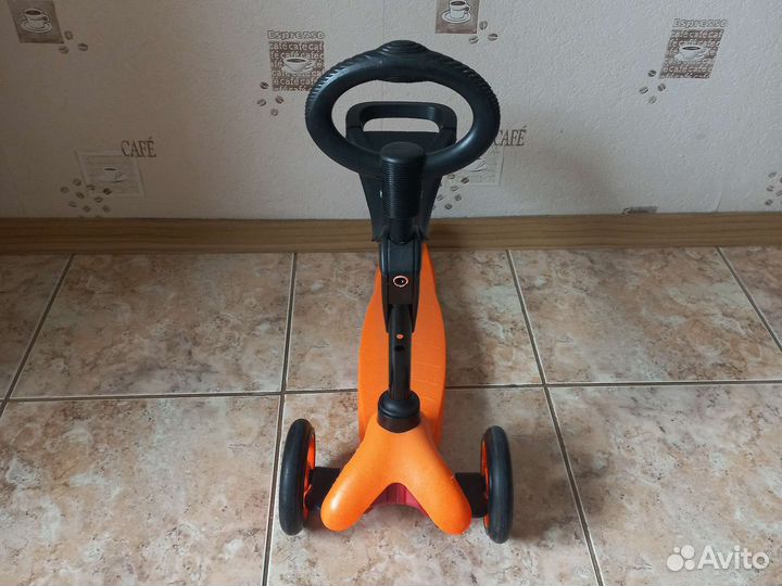 Самокат и беговел два в одном