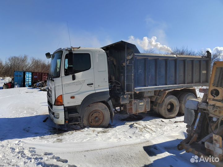 Hino 700 (Profia), 2012