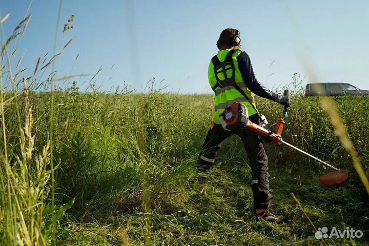Покос травы триммером