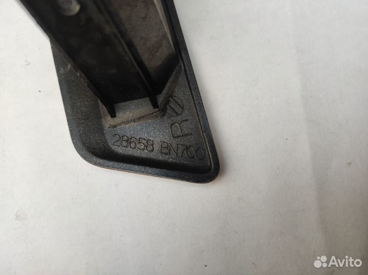 Крышка форсунки омывателя Nissan Almera N16 00 -06