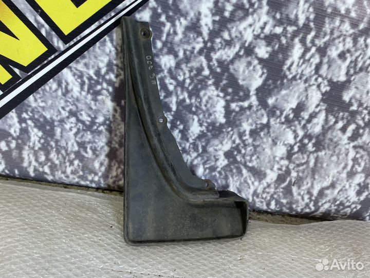 Брызговик задний правый Skoda Octavia A4 Октавия