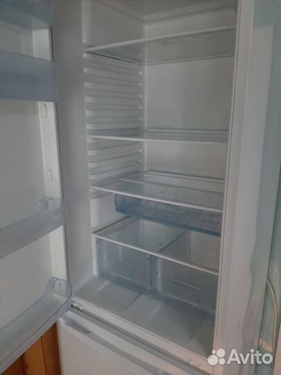 Холодильник indesit