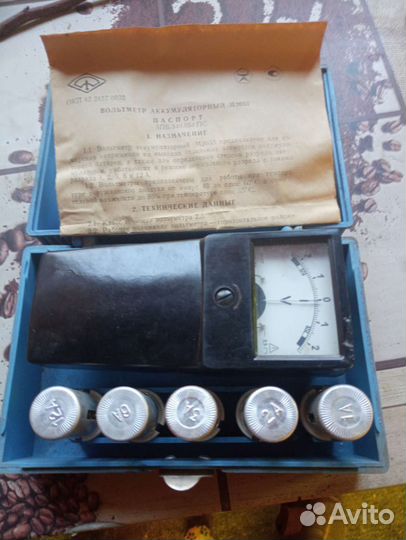 Вольтметр аккумуляторный