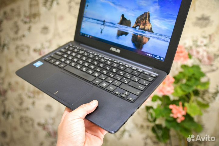 Шустрый ультрабук / ноутбук Asus SSD +сумка