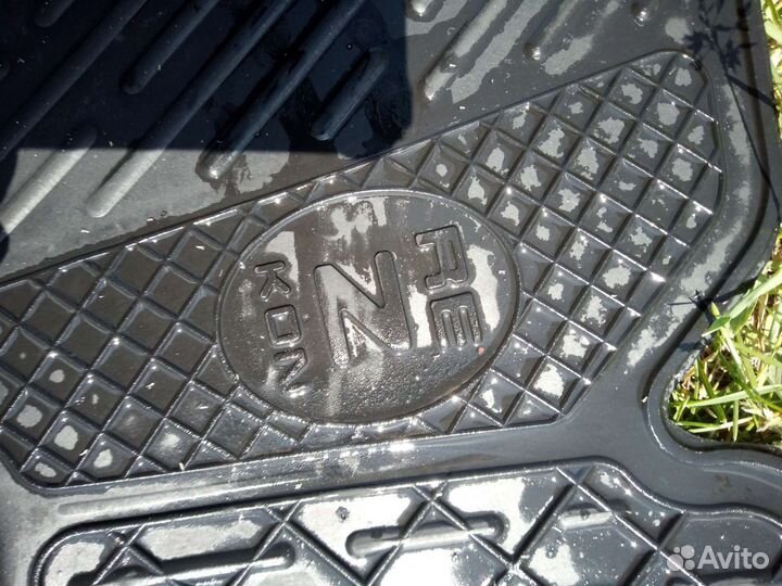 Автомобильные коврики резиновые