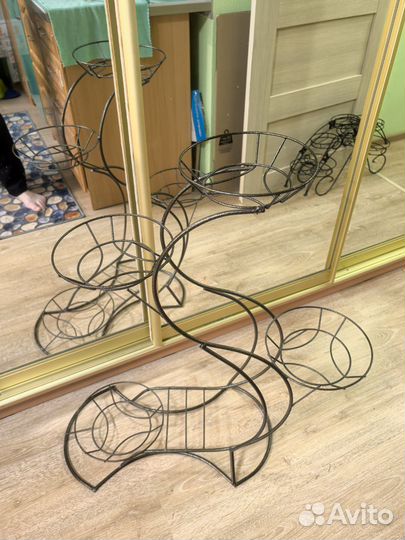 Подставка для цветов напольная металлическая