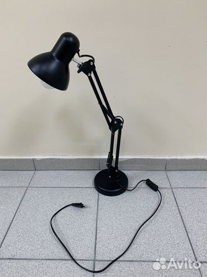 Лампа настольная