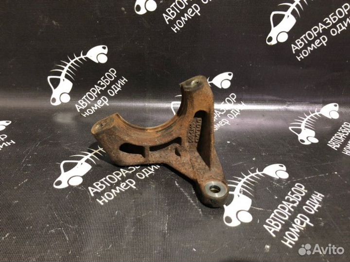 Кронштейн промежуточного вала Volvo S60 2.5L