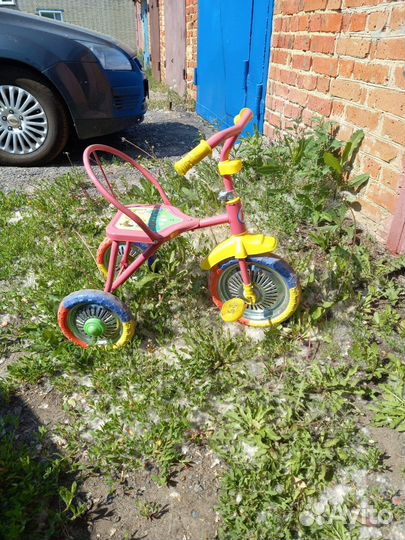 Трехколесный велосипед