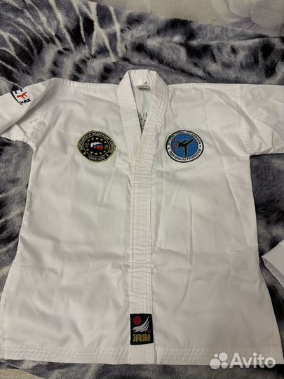 Перчатки,футы, костюм тхэквондо