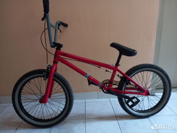 Трюковой велосипед BMX