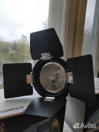 Студийный свет Grifon SS-150