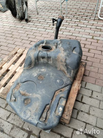 Бак пластиковый BMW e34