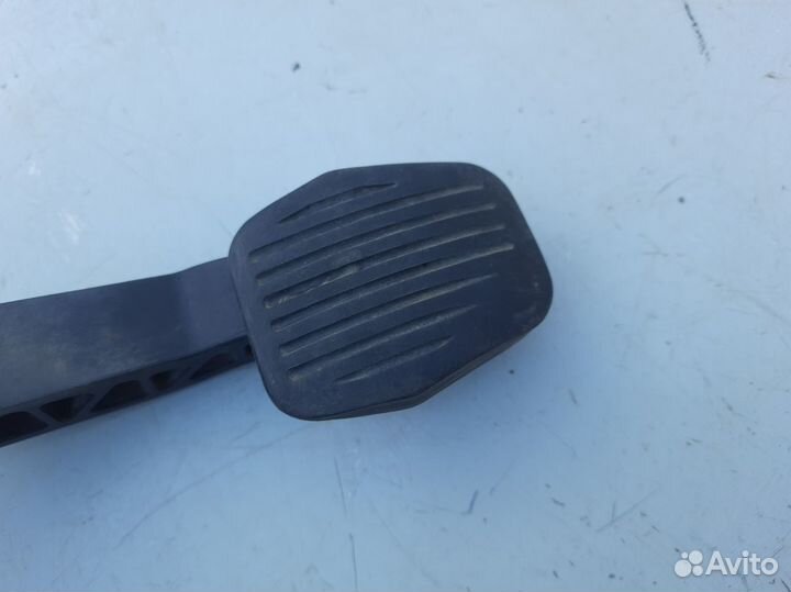 Педаль сцепления Ford Focus 2