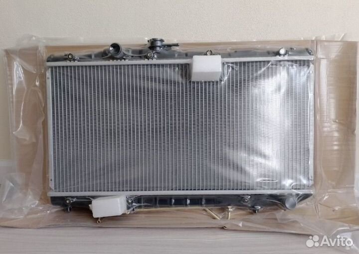 Радиатор на toyota corona st170
