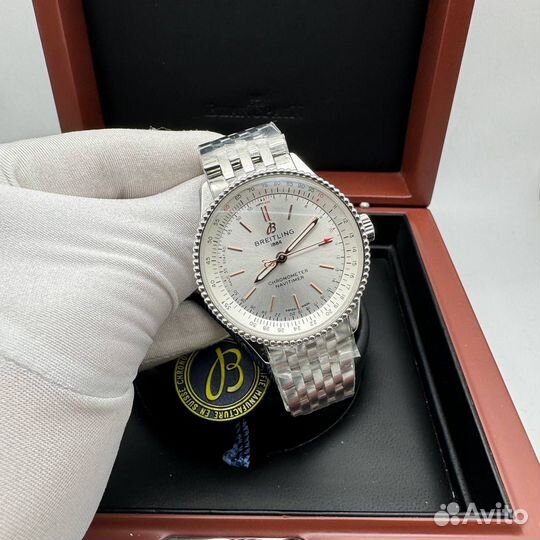 Часы женские Breitling Navitimer