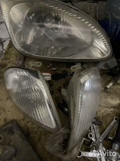 Фары передние на hyundai lantra
