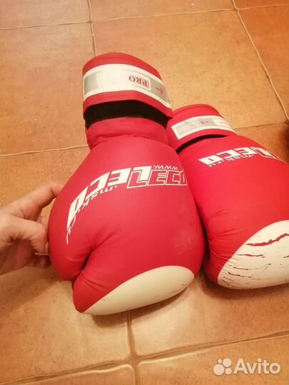 Боксерские перчатки 8oz
