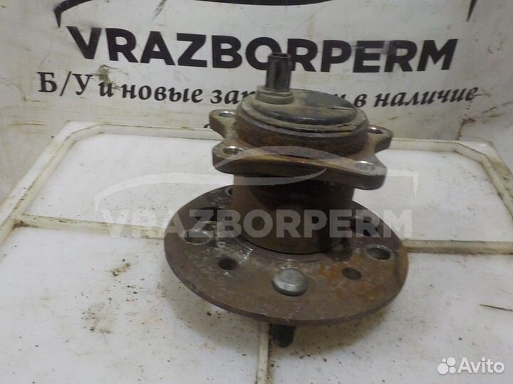 Ступица задняя правая (цапфа) Toyota Camry