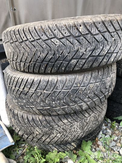 Yokohama Ice Guard IG65 215/65 R16