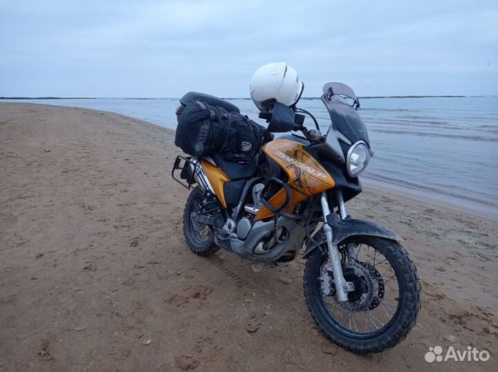 Honda Transalp XL700V