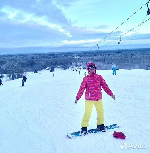 В наличии горнолыжный костюм icepeak