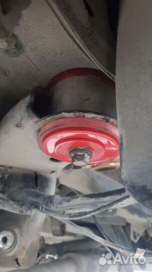 Сайлентблоки задней балки Chrysler 300C