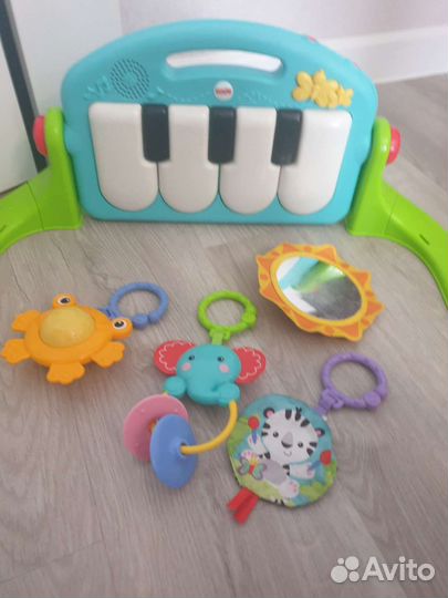 Развивающий коврик fisher price с пианино