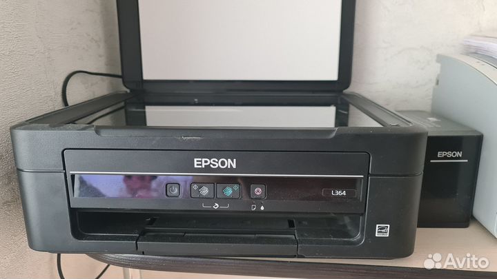 Продается цветнрй принтер, сканер,с 3 в 1 epson