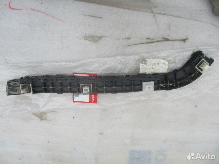 Кронштейн заднего бампера правый Honda CR-V 2007