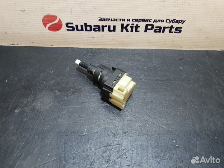 Датчик включения стоп-сигнала Audi S8 D3 BSM 2006