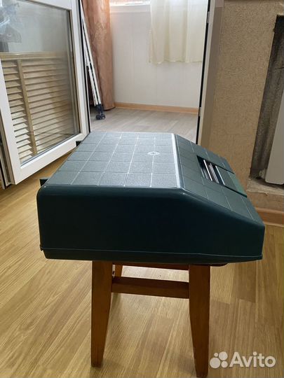 Портативная механическая пишущая машинка «Любава»