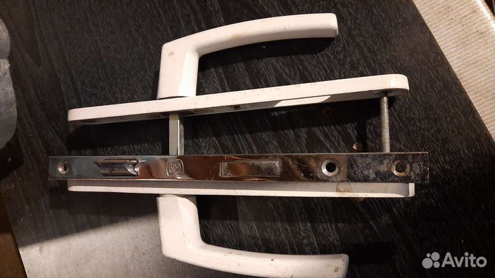 Замок дверной